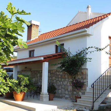 Holiday Home Artina 2 Loviste Bilik gambar