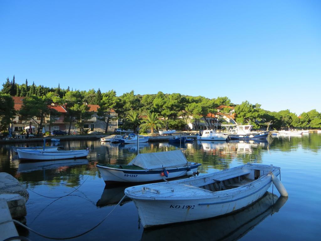Holiday Home Artina 2 Loviste Bilik gambar