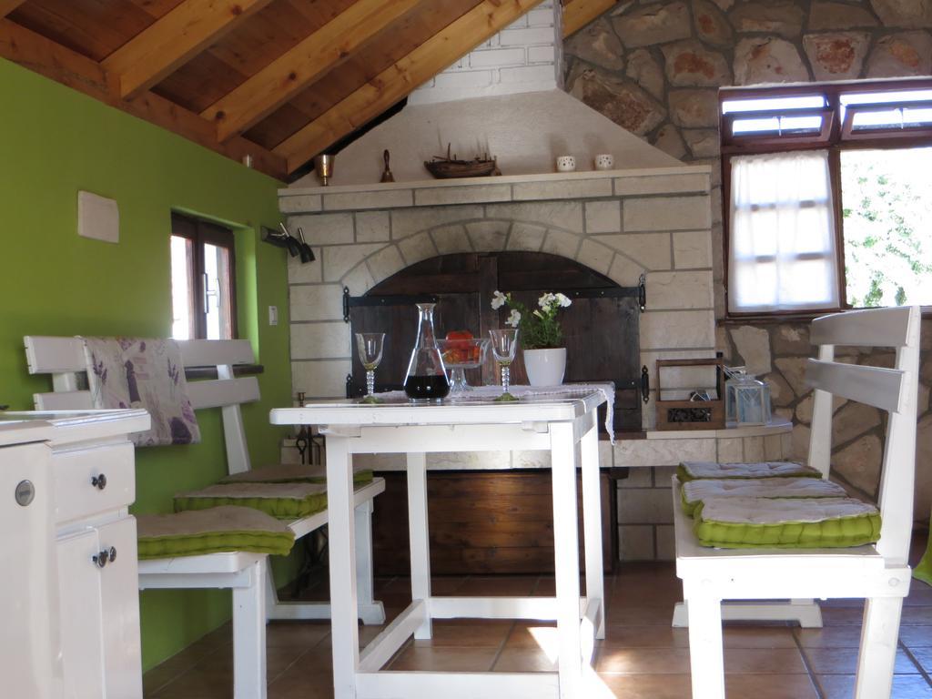 Holiday Home Artina 2 Loviste Luaran gambar
